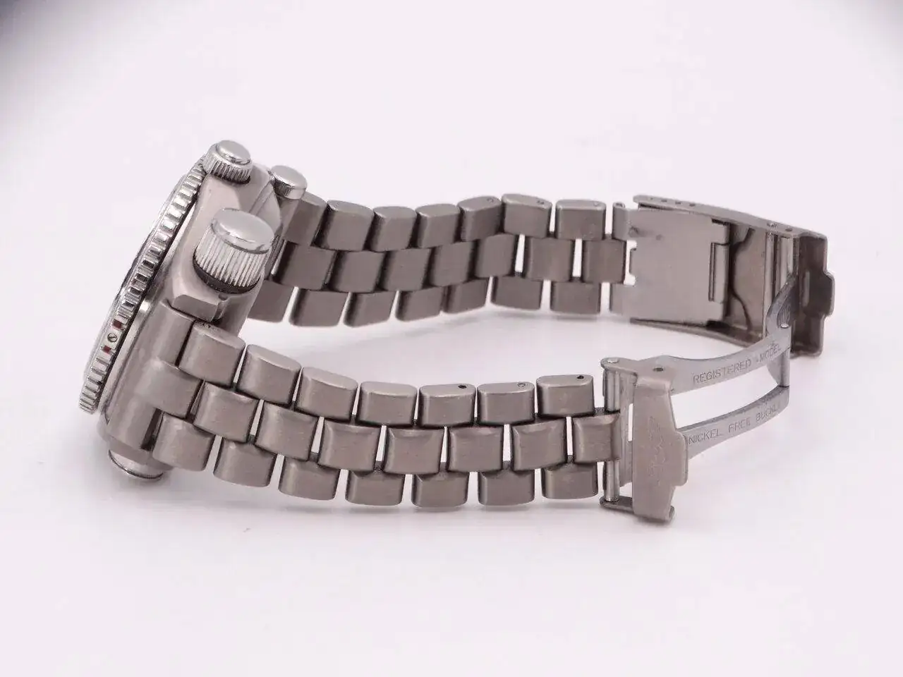 BREITLING Emergency Professional Mission E76321 02867.webp