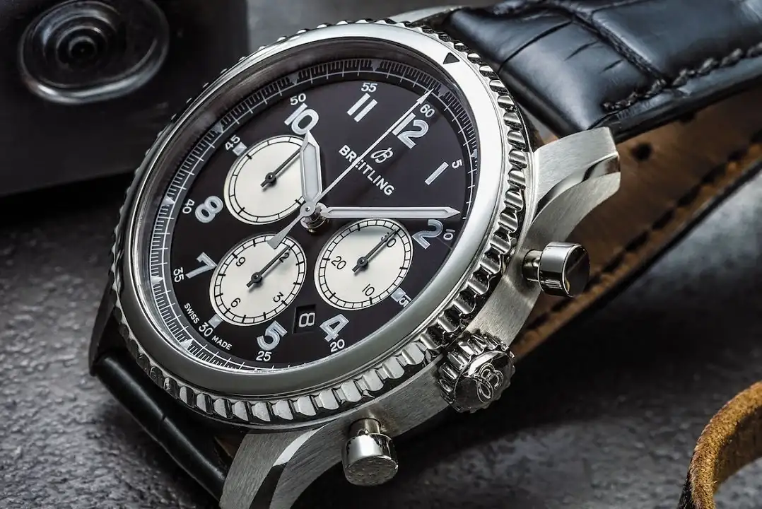 Breitling-Navitimer-8-9-1000x668.webp