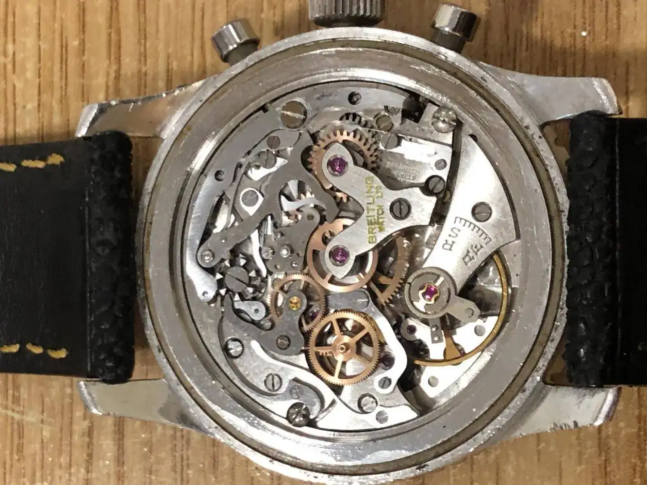 Breitling Navitimer Tricompax Negro Amarillo Calibre.webp