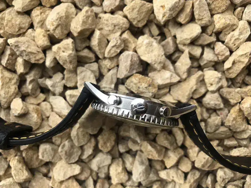 Breitling Navitimer Tricompax Negro Amarillo Crown II.webp