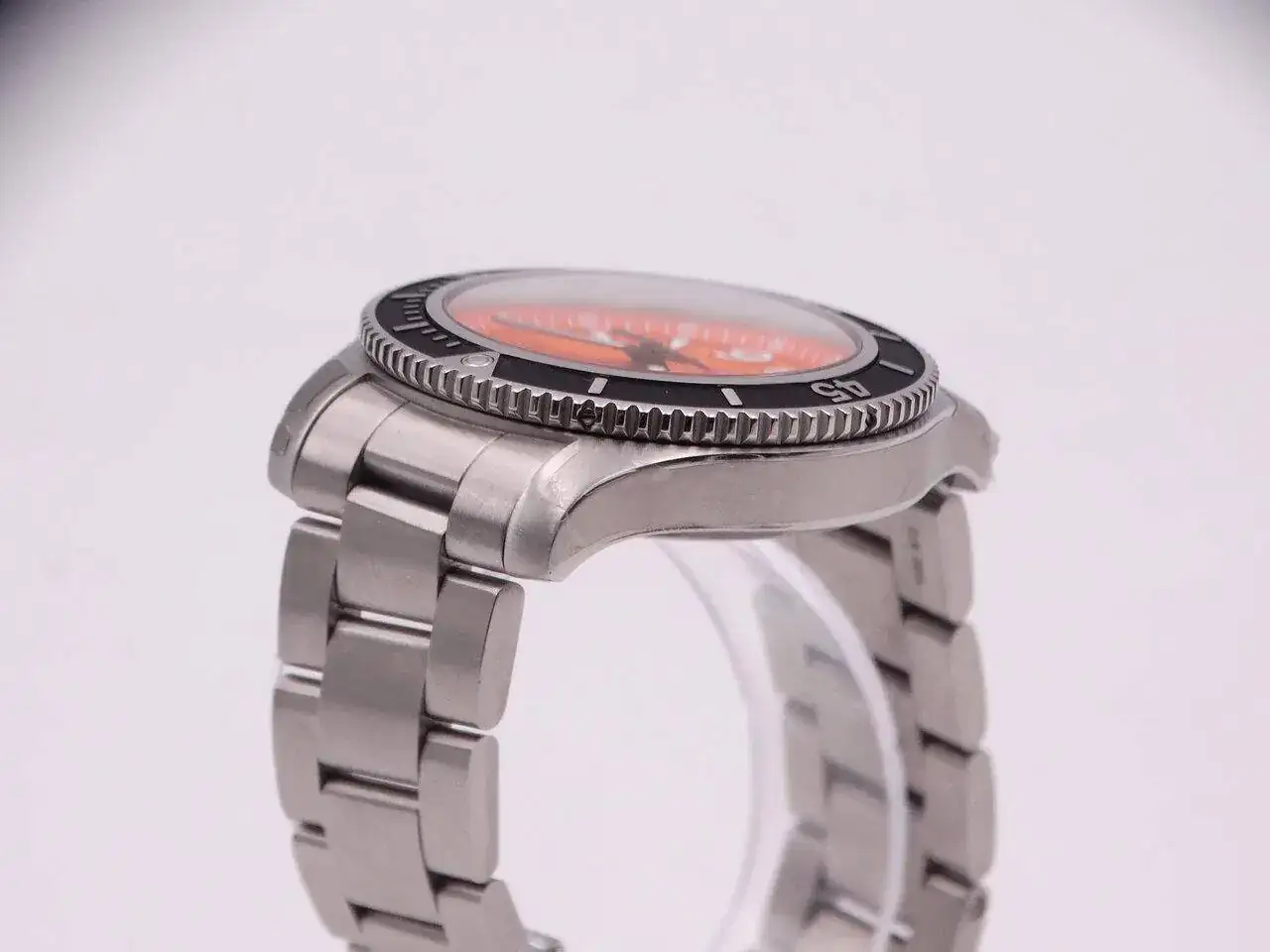 Breitling Superocean 42 Automatic Orange 07744.webp