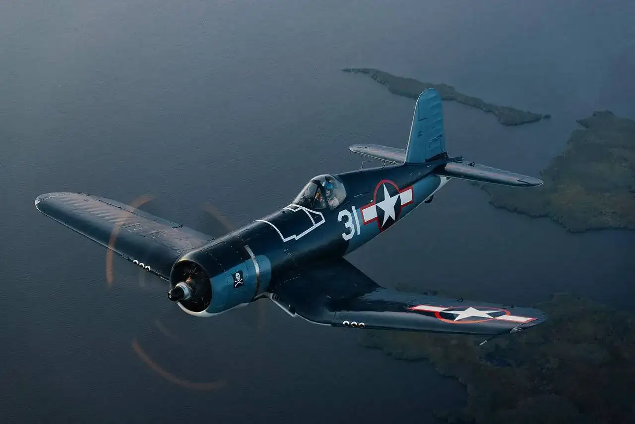 Breitling-Vought-F4u-Corsair-Horas-y-Minutos.jpg