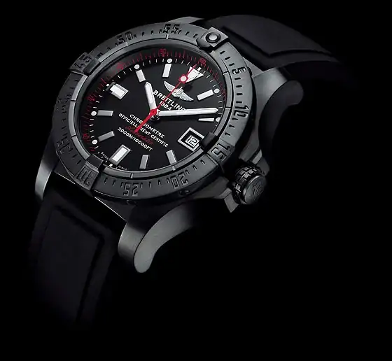Breitling_Avenger-Seawolf-Blacksteel_Angle-560.webp