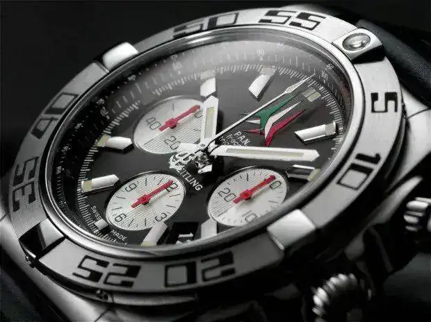 Breitling_Chronomat_44_Frecce_Tricolori1.webp