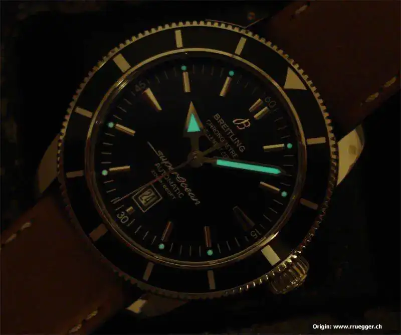 breitling_superocean_heritage_lume.webp