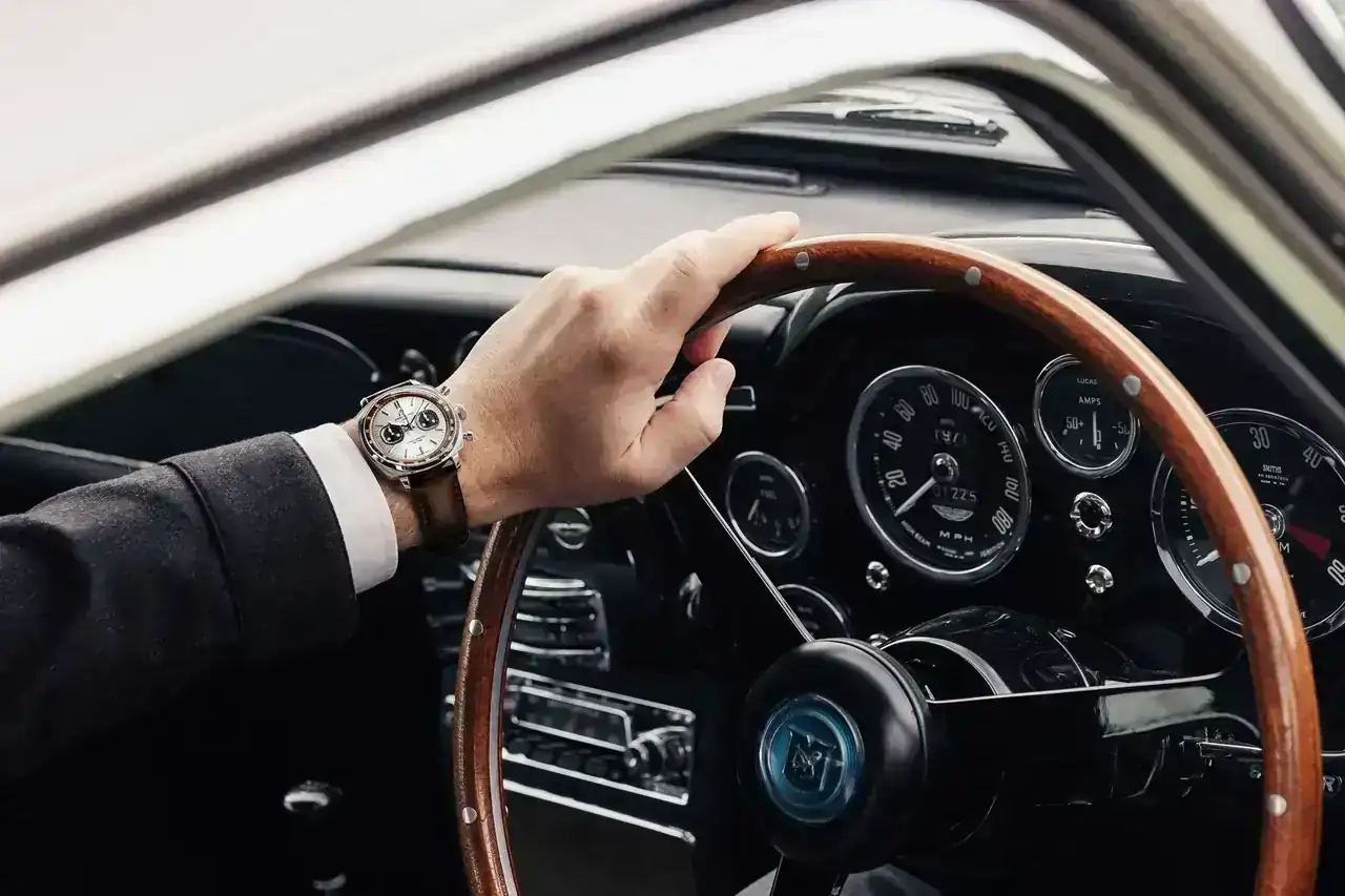 Breitling_Top_Time_Aston_Martin DB5-2.webp