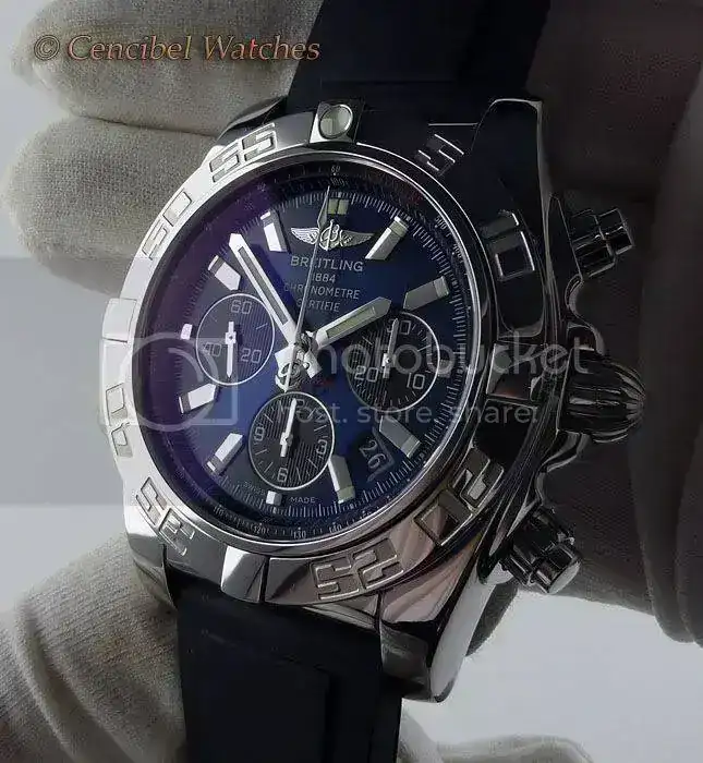 BreitlingB01cauchofoto92.webp