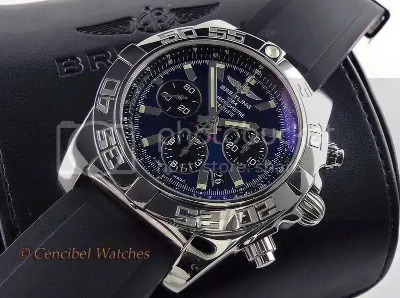BreitlingB01cauchofoto93.webp