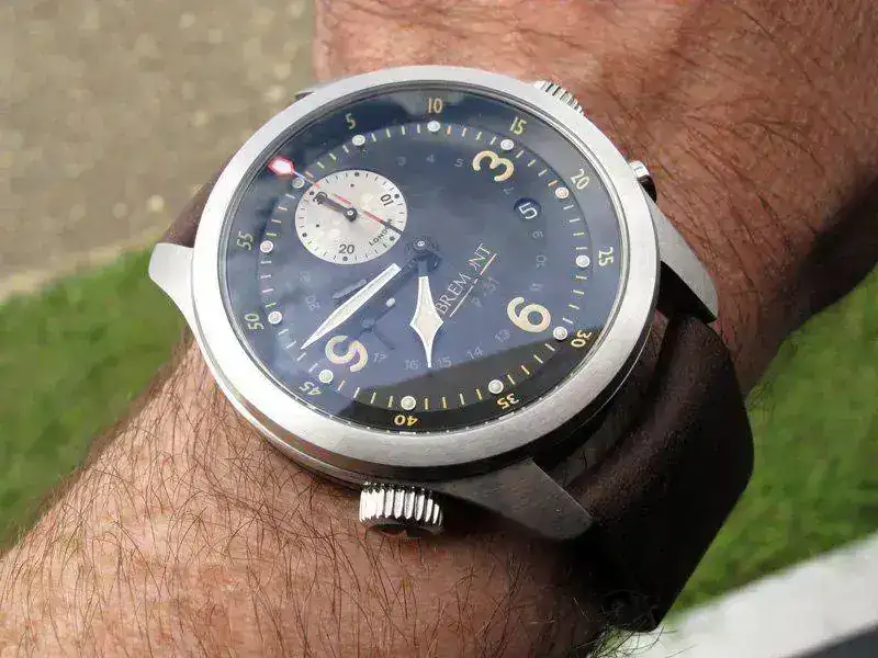 bremont-p51-mustang-wristshot-003.webp