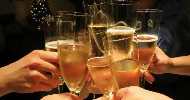 brindis%2Bo%2Bcava.webp