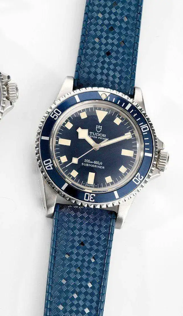 BS-Tudor-Snowflakes-Article-A~2.webp
