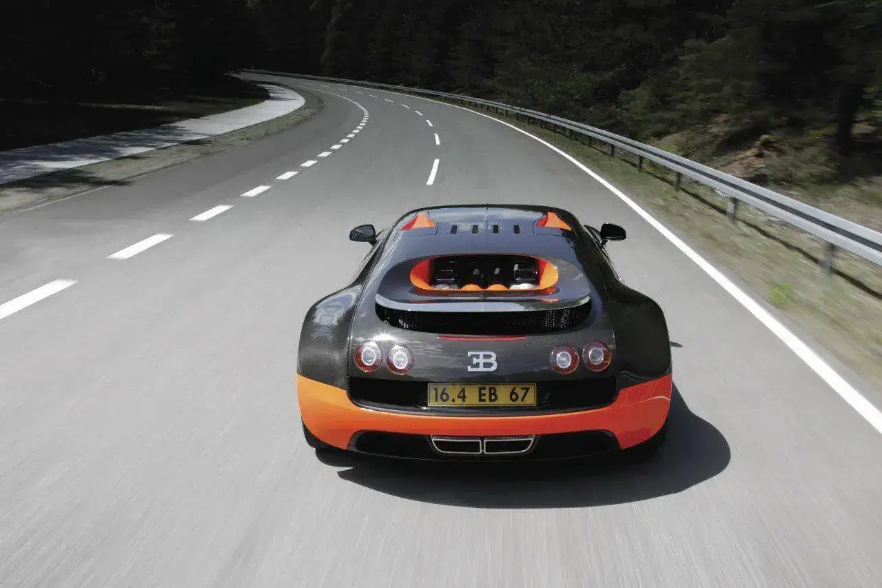 bugatti-veyron-ss13.webp