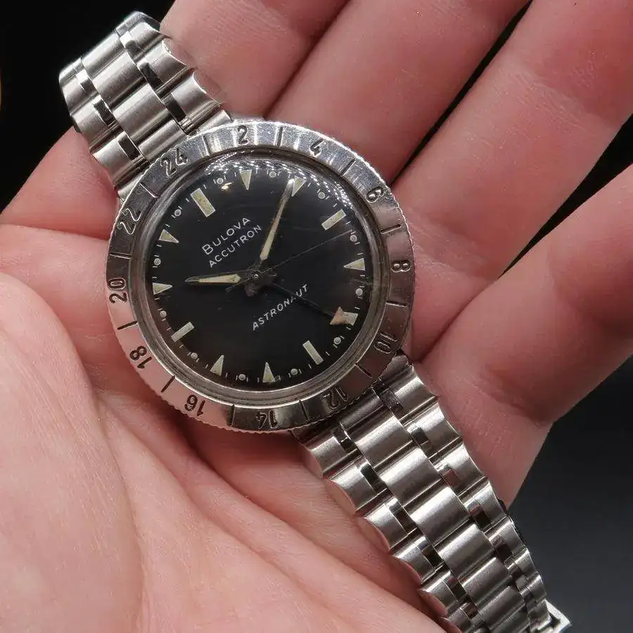bullet-bracelet-for-vintage-accutron-astronaut-232362_900x.webp