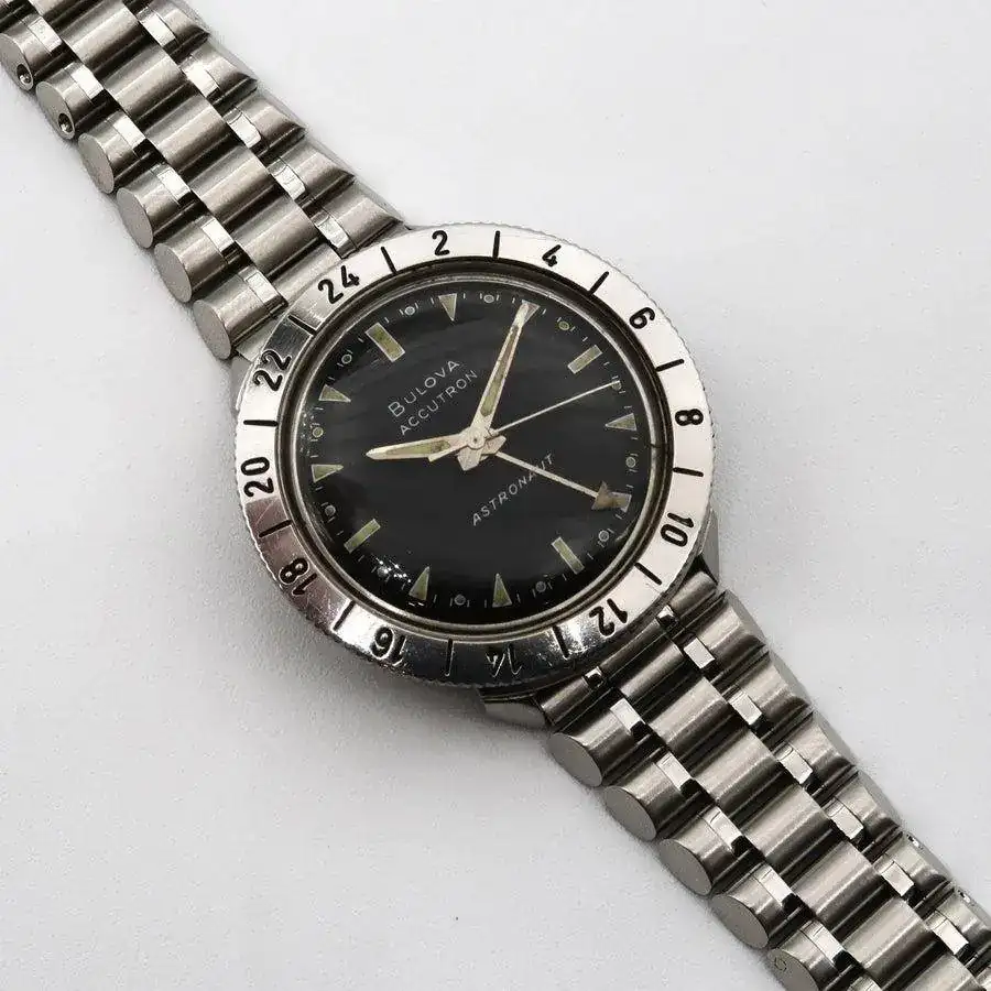 bullet-bracelet-for-vintage-accutron-astronaut-605739_900x.webp