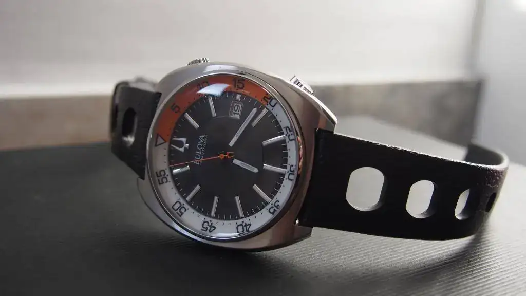 Bulova completo.webp