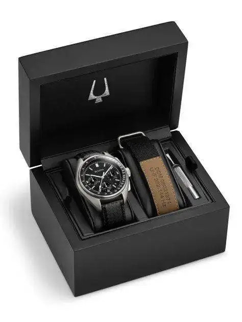 Bulova-Moon-Watch-11-HorasyMinutos.webp