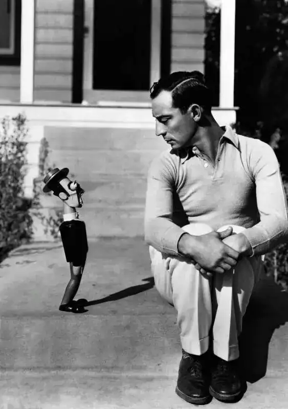 Buster-Keaton-with-Doll-2.webp