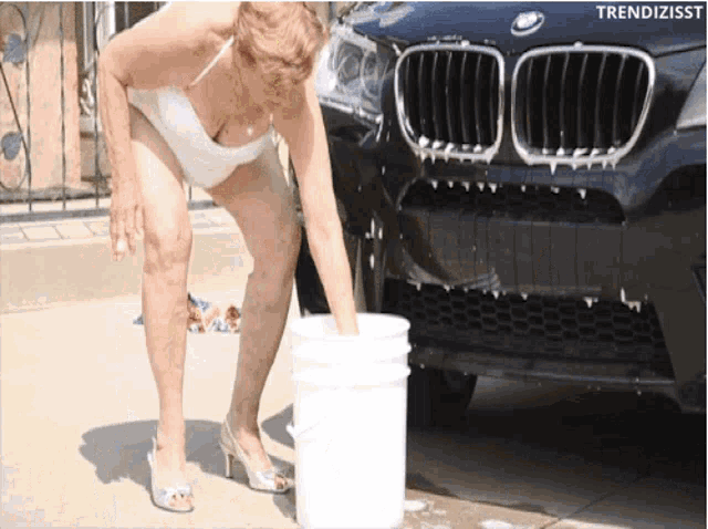 C1532-FF1-734-E-458-C-9-E93-22-D333-AA1888.gif