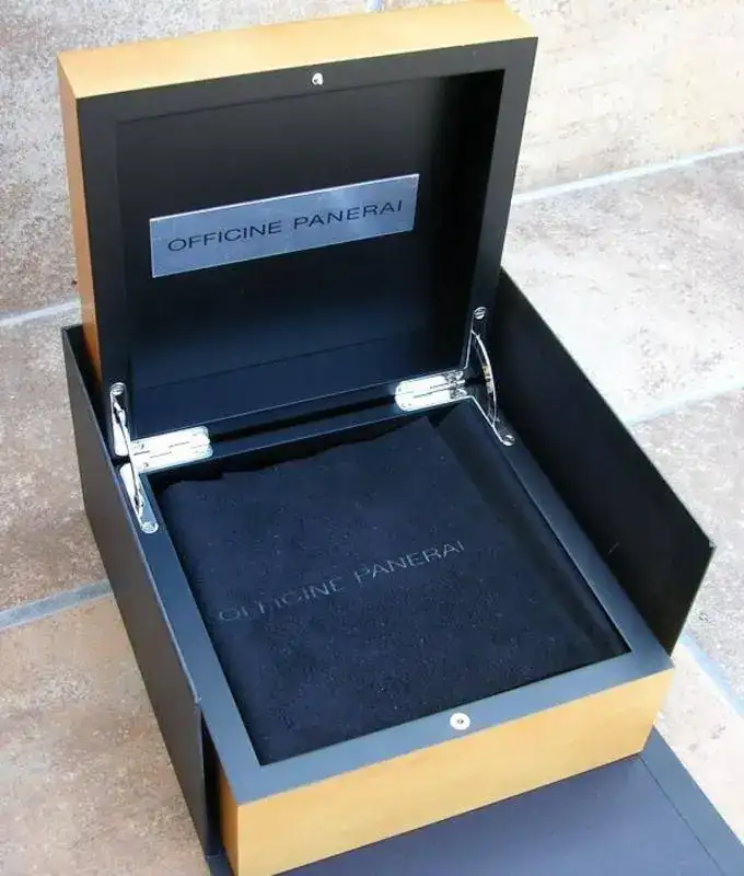 CAJA-PANERAI-14.webp