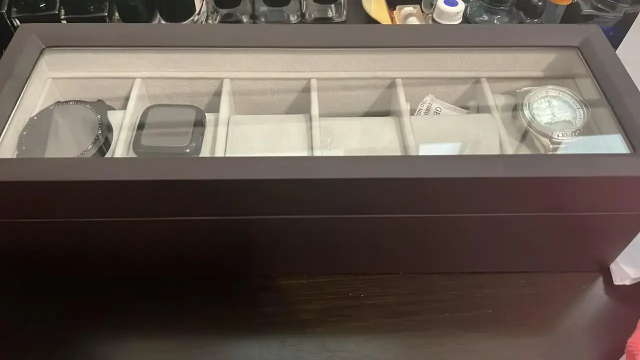 caja reloj 2.webp