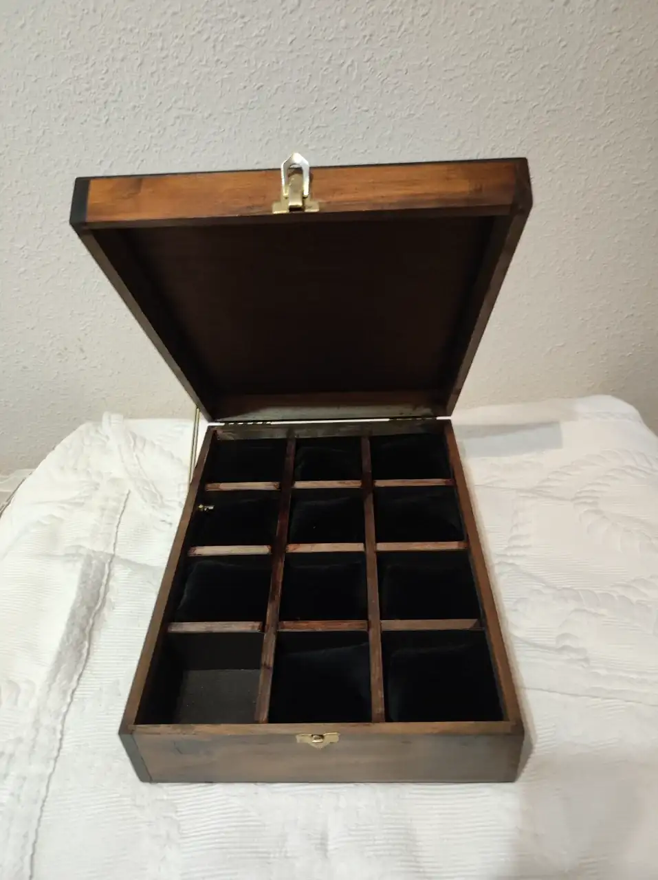 Caja relojes 002.webp