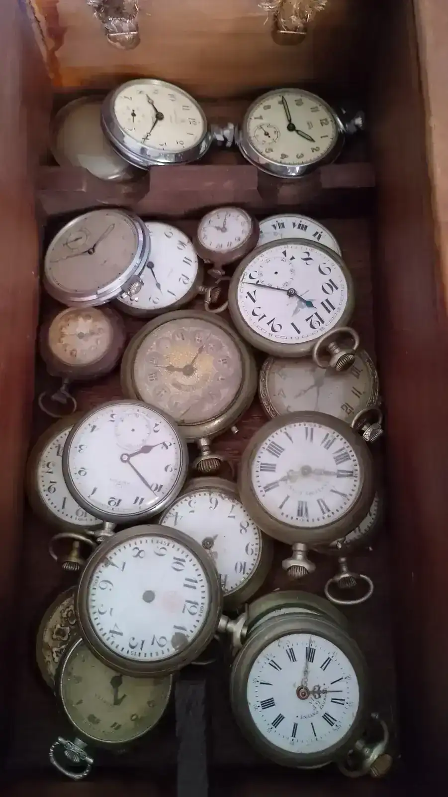 CAJA RELOJES BOLSILLO.webp