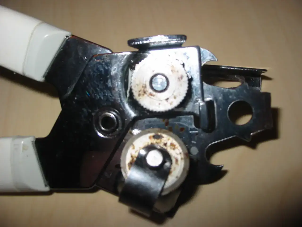 Can_opener_detail.webp