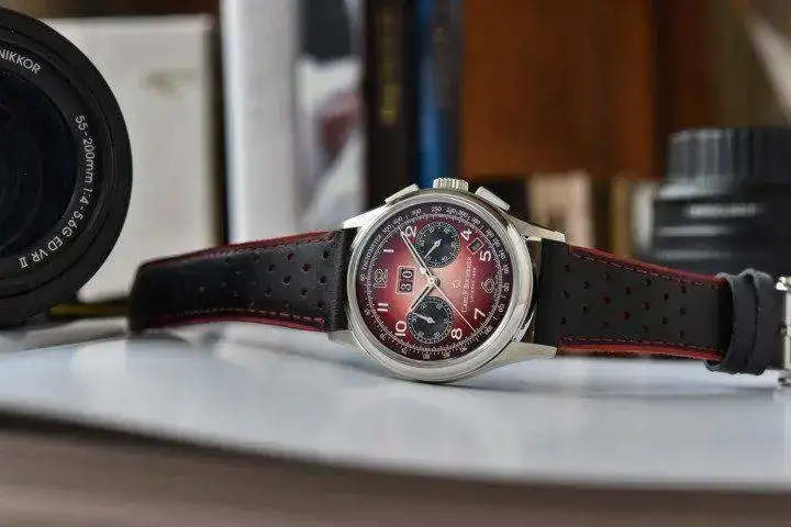 Carl-F.-Bucherer-Heritage-Bi-compax-Annual-Hometown-Edition-4-720x480.webp