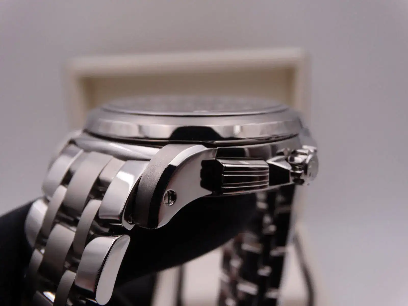 Carl F. Bucherer Travel Tec 04377.JPG