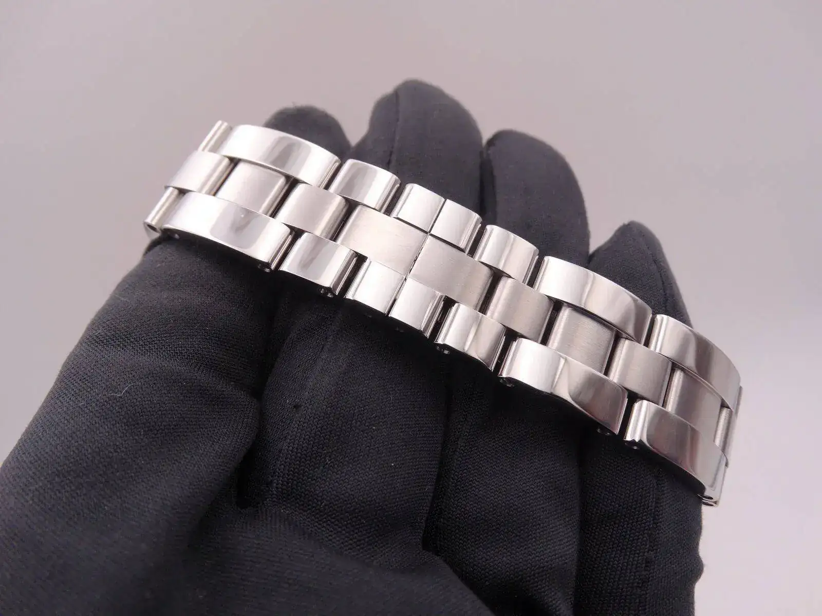 Cartier Roadster 2510 01389.webp