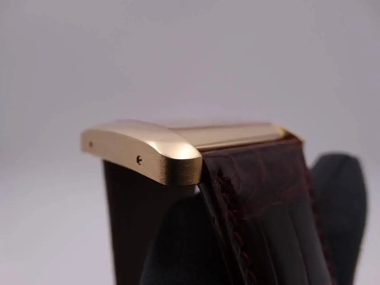 Cartier Tank Divan Gold 7220.webp