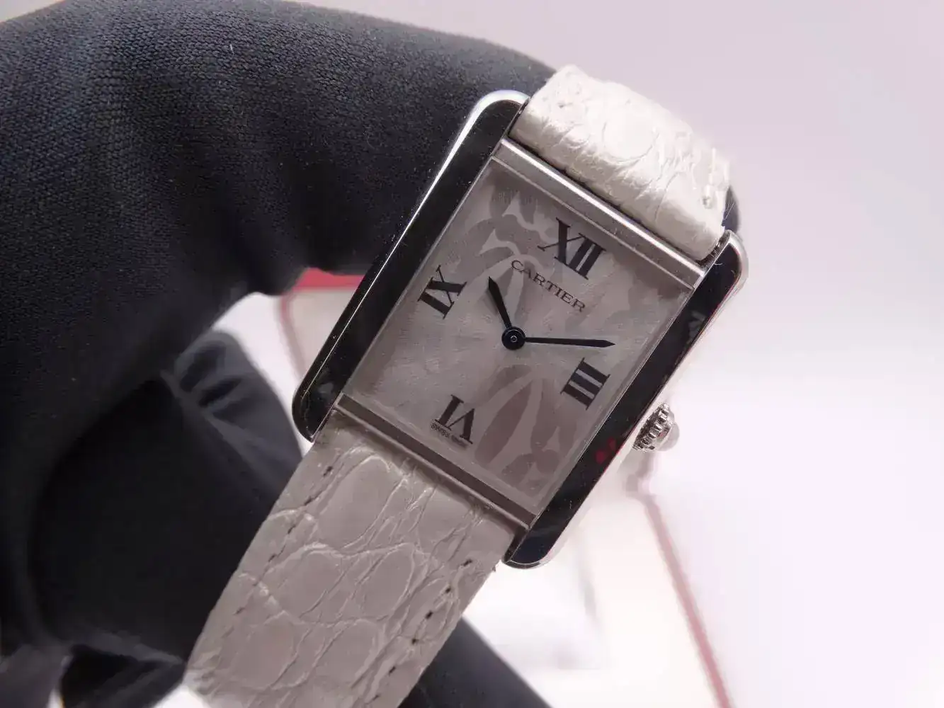 cartier tank solo quartz 5153.jpg