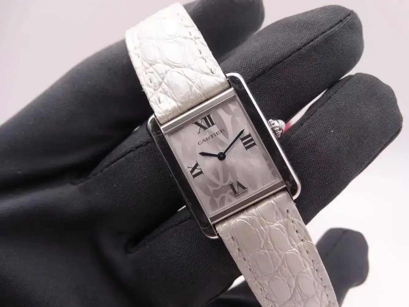 cartier tank solo quartz 5168.jpg