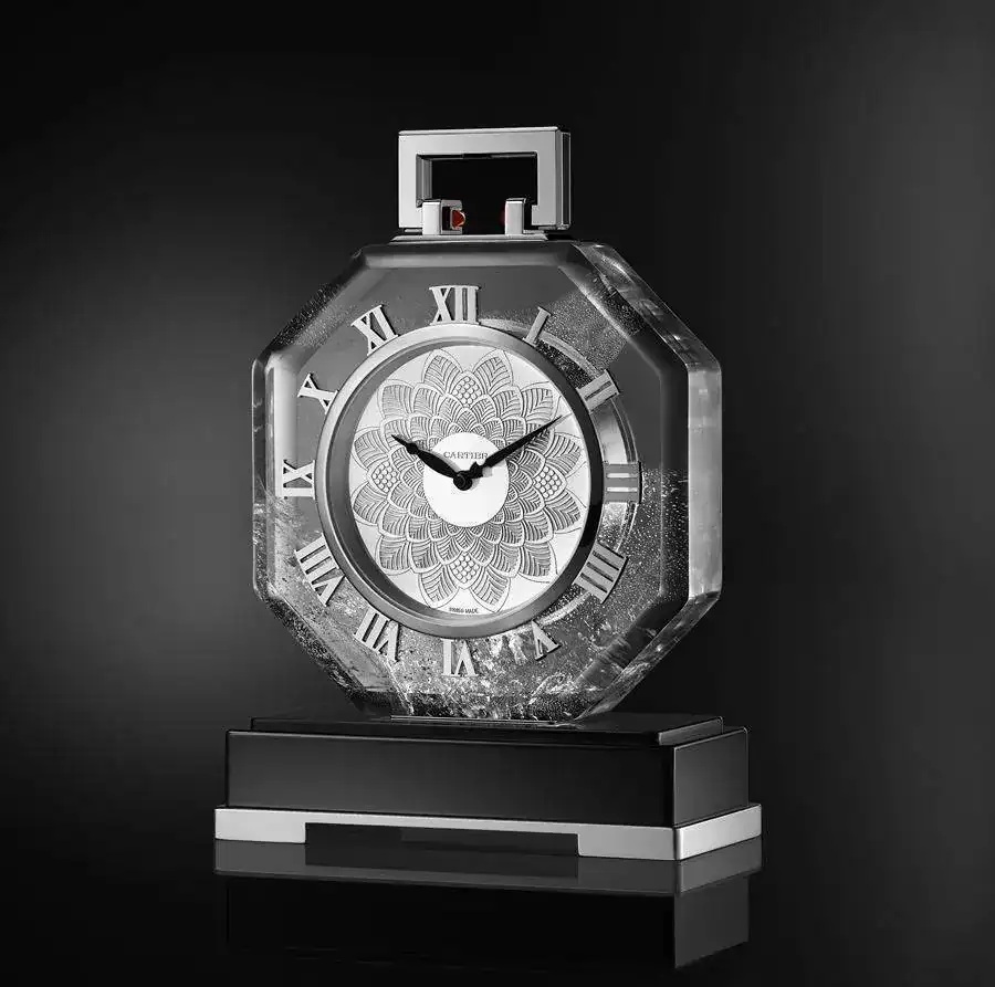 cartier_reloj_mesa.webp
