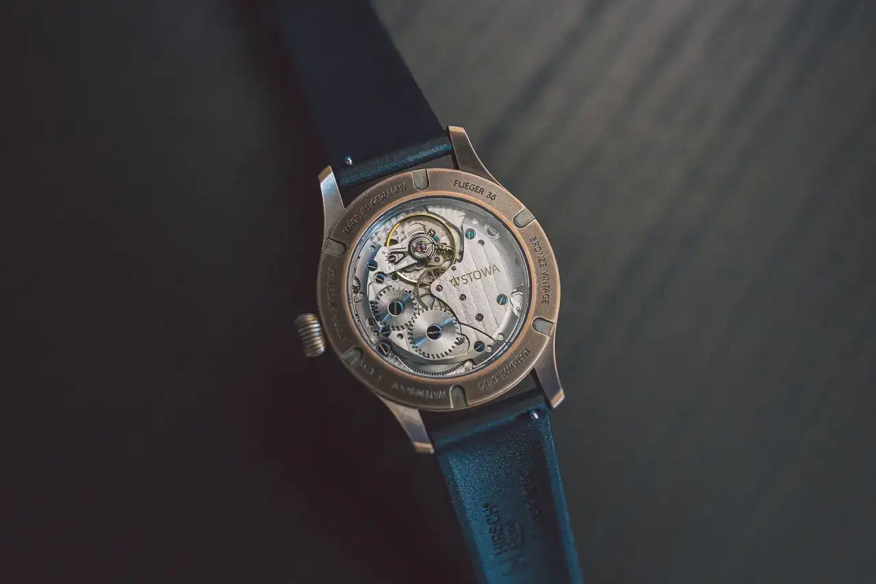 caseback_2021.05.04_1330-03_00012.webp