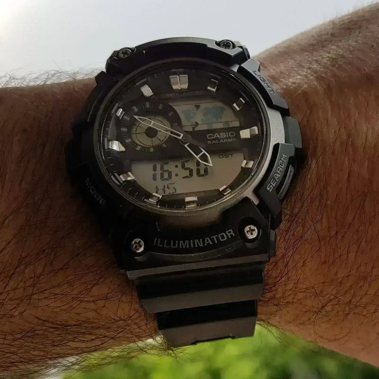 Casio AEQ-200W-1A (2).webp