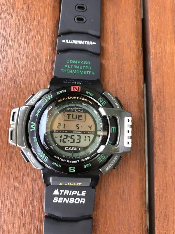 CASIO-PRO-TREK-PRT-40-de-1997-06.webp