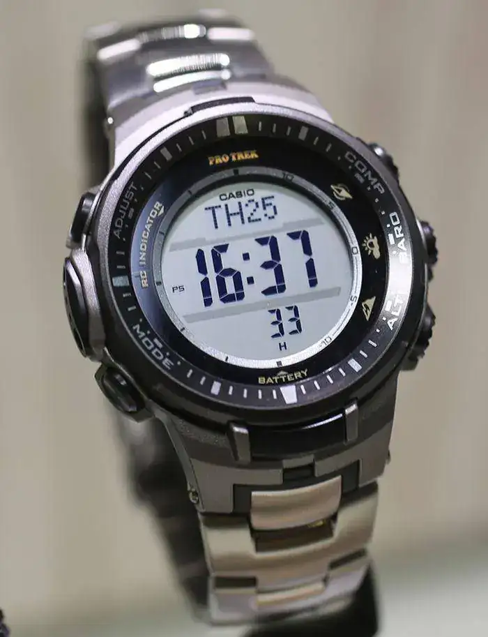Casio-PRO-TREK-PRW-3000-bracelet.webp
