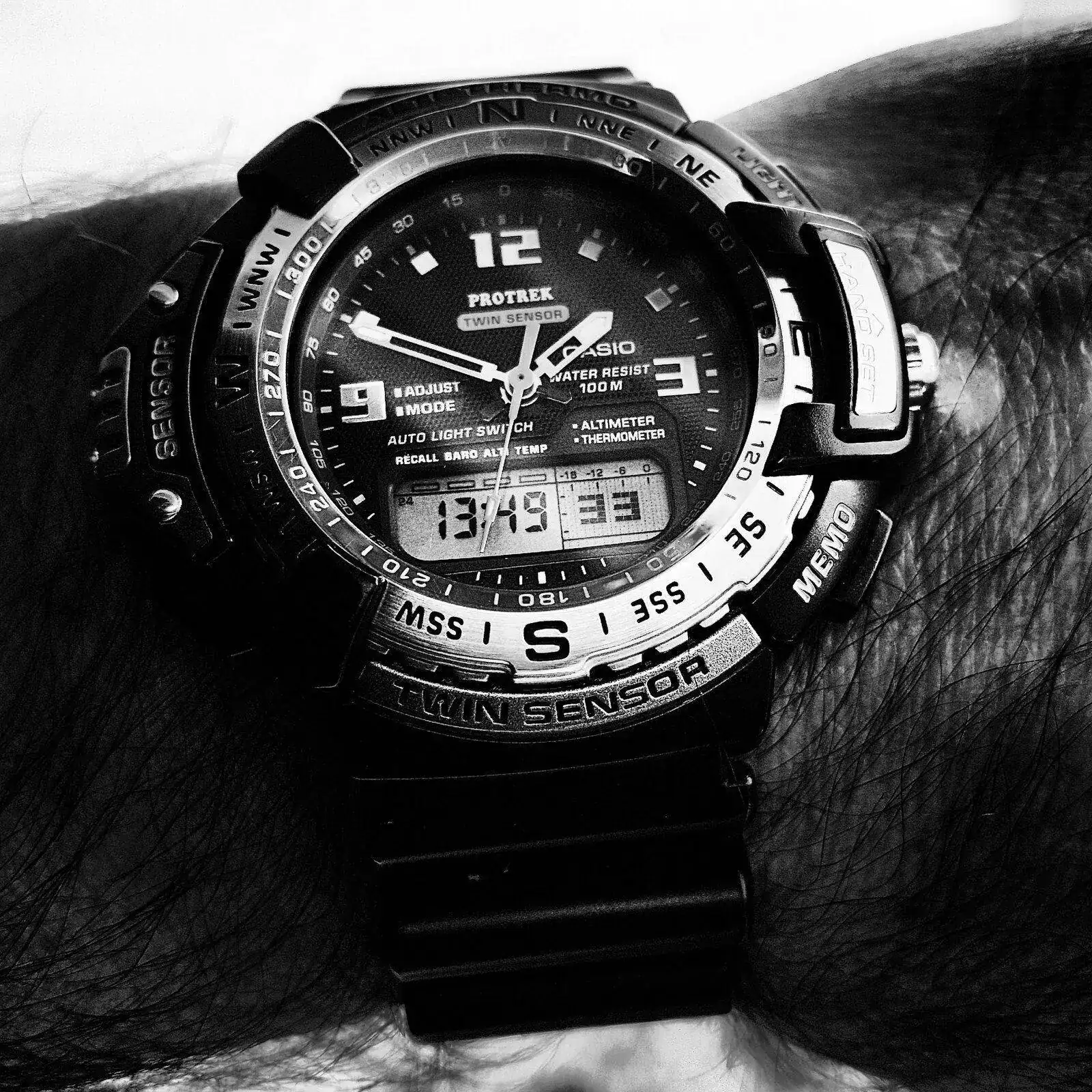 Casio Protek PRG-71 Twin Sensor (B&W) (2).webp