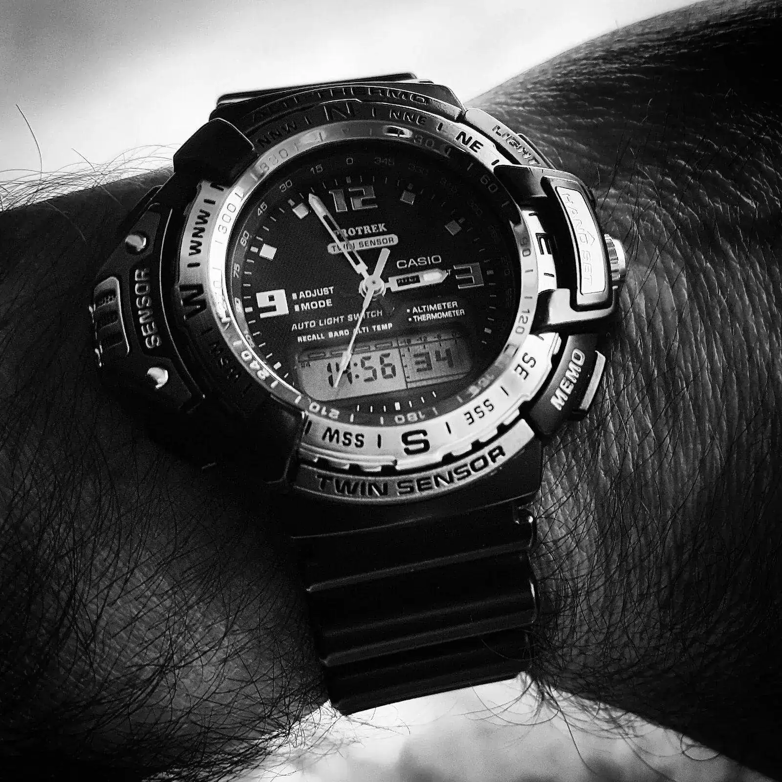 Casio Protek PRG-71 Twin Sensor (ByN).webp
