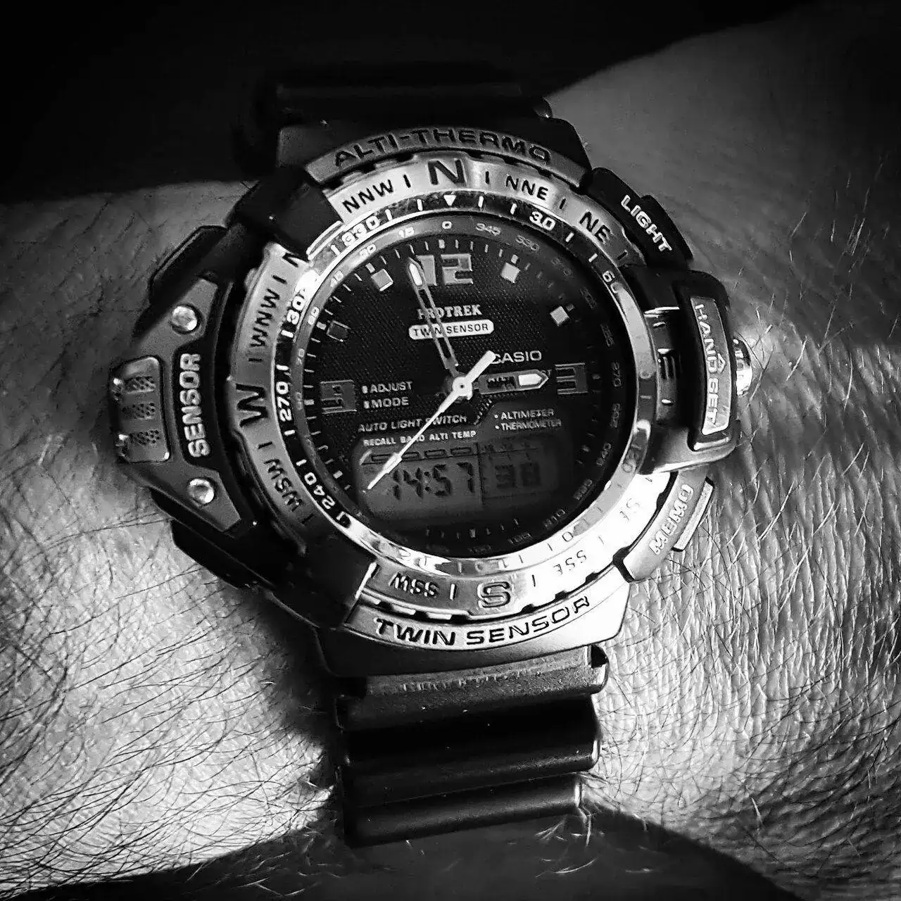 Casio Protek PRG-71 Twin Sensor (ByN).webp