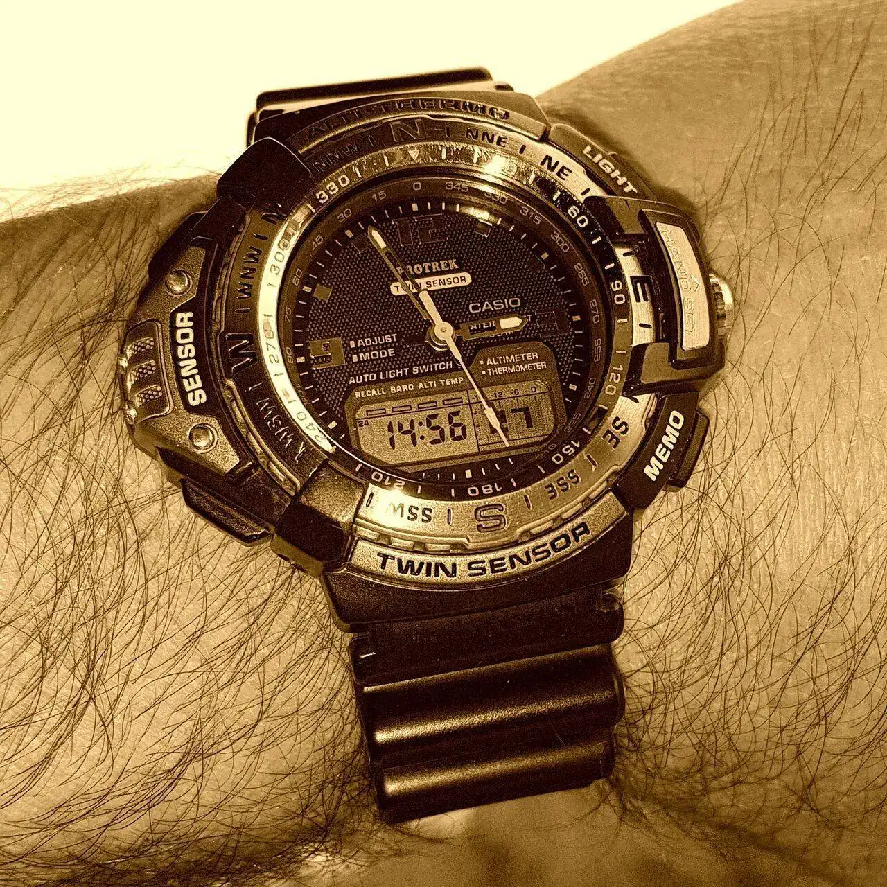 Casio Protek PRG-71 Twin Sensor (Sepia).webp