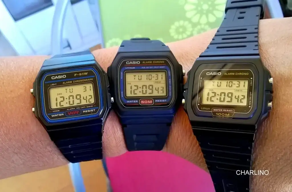 Casio-W-71-NOS-con-otros-de-mis-Casio-de-resina-02.webp