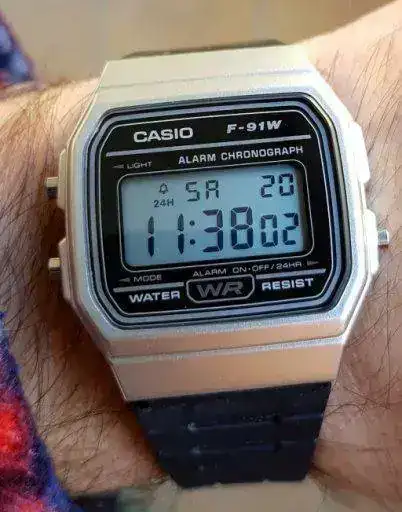 casio_f-91wm_muneca.webp