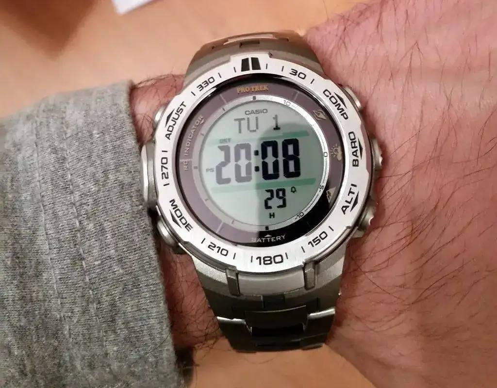 casio_prw-3100t_03.webp