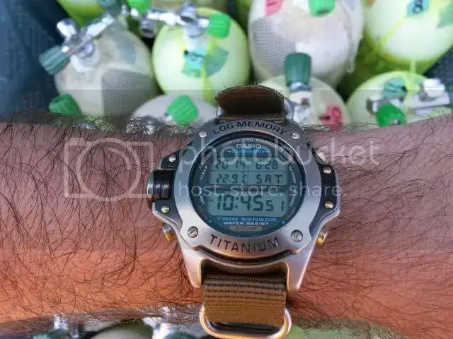 CasioDEP-700botellas.webp