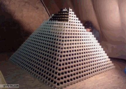 castillo-de-naipes.gif