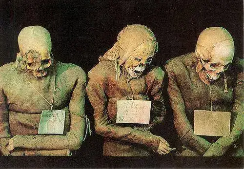 catacumbas-de-los-monjes-capuchinos.webp