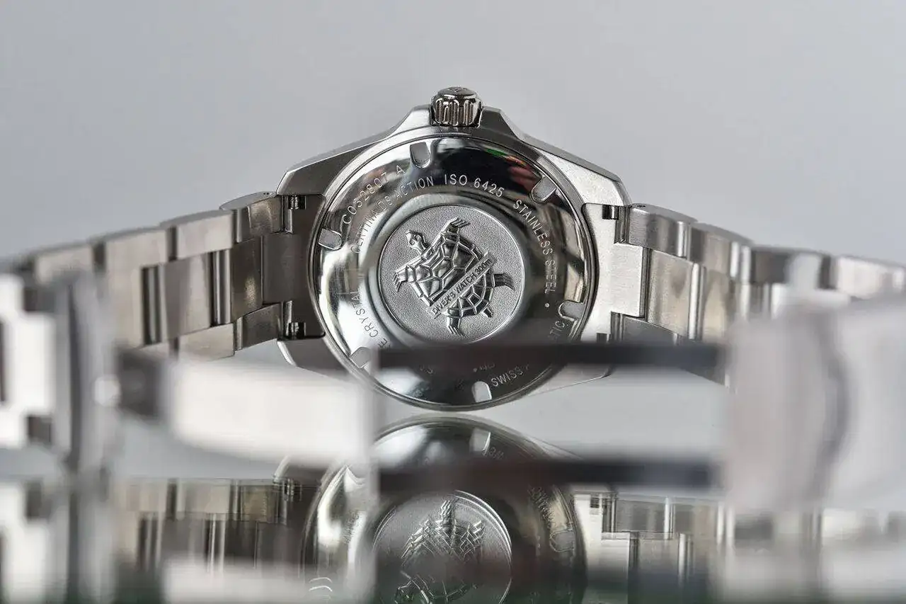 Certina-DS-Action-Diver-38-mm-5-Horas-y-Minutos.webp