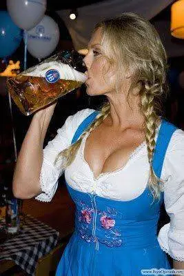 chicas-oktoberfest-011.webp